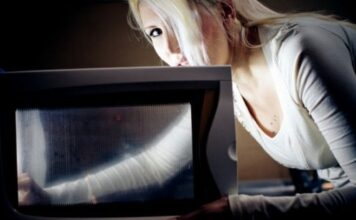 Dallo stress al microonde, le fake news più diffuse sui tumori